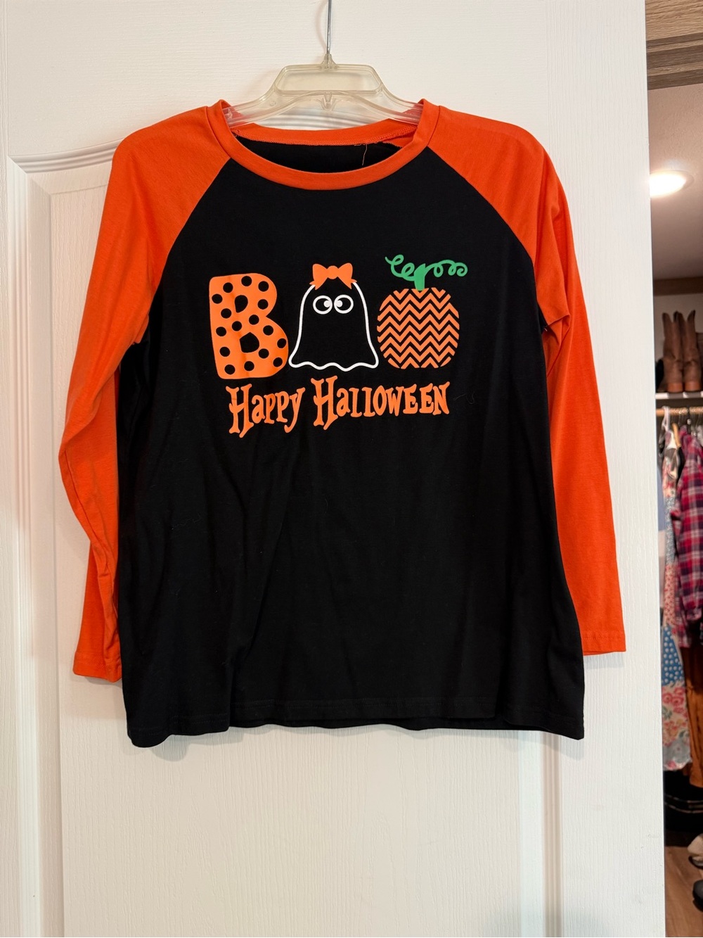 Women's Black & Orange 'Boo' Halloween Raglan Long Sleeve Tee